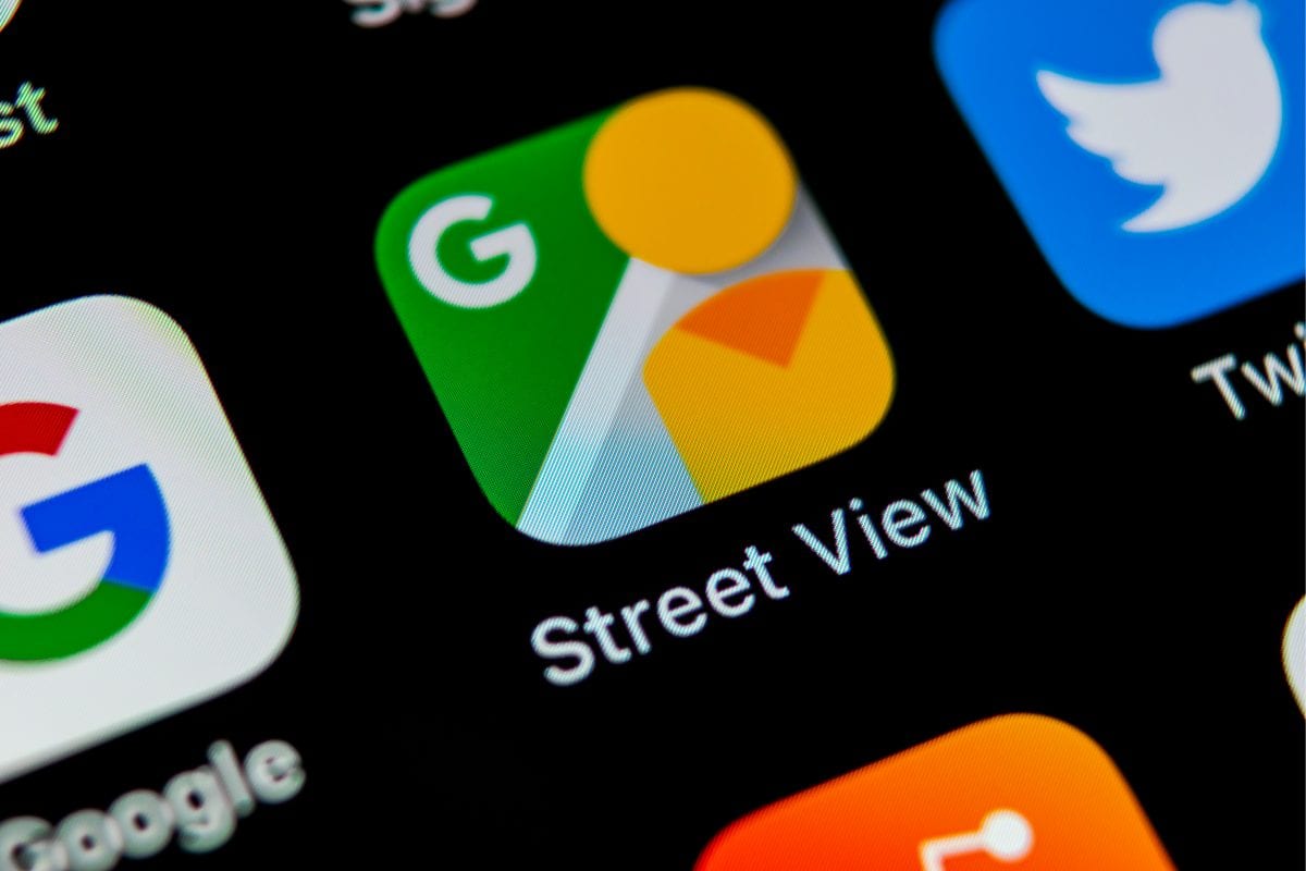Google Street Views App which uses 360 features